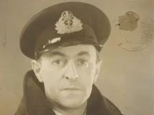 Imagen antigua, de un oficial de Marina del ejército británico durante la Segunda Guerra Mundial.