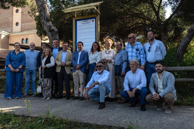 El Sendero Azul del Paraje Natural de Los Enebrales de Punta Umbría incorpora la rotulación oficial con el nombre de William Martin